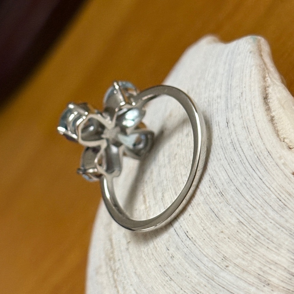 Natural 3.20 carat Genuine Swiss Blue Topaz Pear Cut 4-leaf clover ring Size 6 - Picture 14 of 15